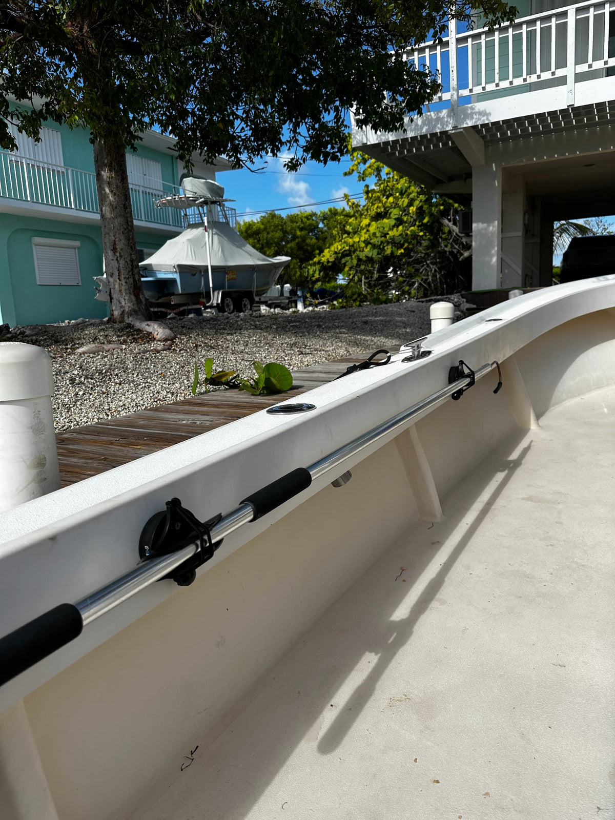 E-Sea Paddle Holder-Suction Mounted Paddle and Utility Clip